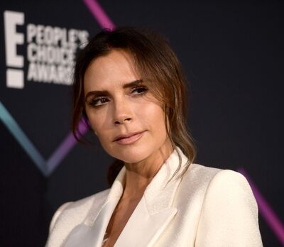 O vestido deslumbrante que Victoria Beckham usou no casamento do filho