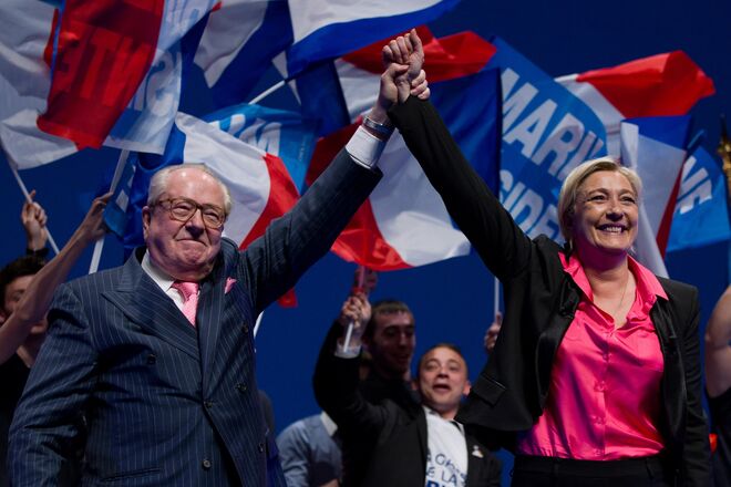 A líder da Frente Nacional Marine Le Pen e seu pai Jean Marie Le Pen