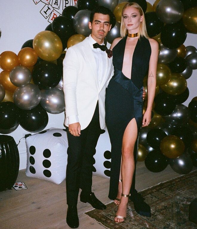 Joe Jonas e Sophie Turner deram o nó em Las Vegas em 2019, mas optaram por realizar uma cerimónia maior no mês seguinte
