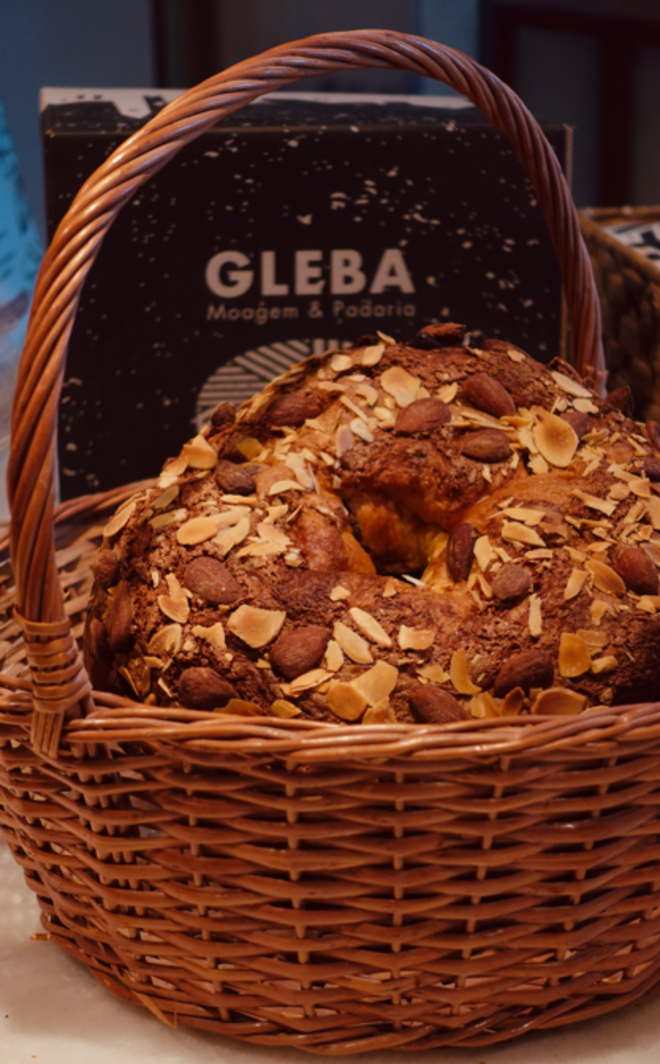 Bolo da Páscoa com Amêndoa e Chocolate, €24,99, Gleba 