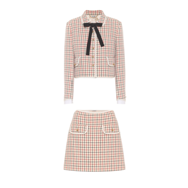 Casaco e saia em lã, €1590 e €690, Miu Miu em Mytheresa.com