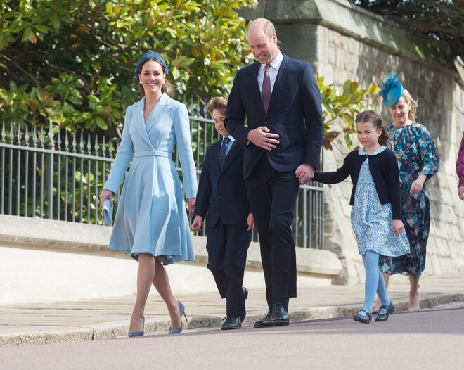 Kate, William, George e Charlotte celebram o domingo de Páscoa, 17 de abril de 2022