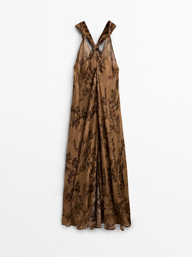 Vestido, €149, Massimo Dutti