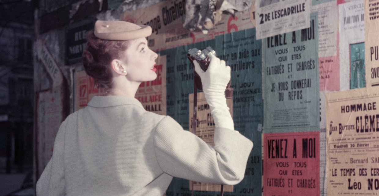 Suzy Parker com tailleur Balenciaga, 1953