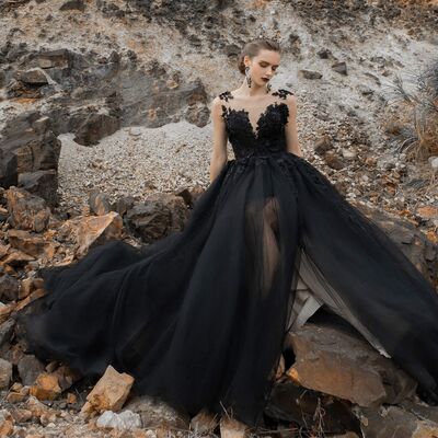 Vestidos de noiva pretos, a nova tendência de casamento para quebrar a tradição