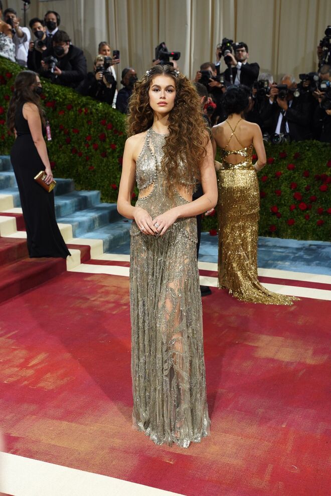 Kaia Gerber em Alexander McQueen