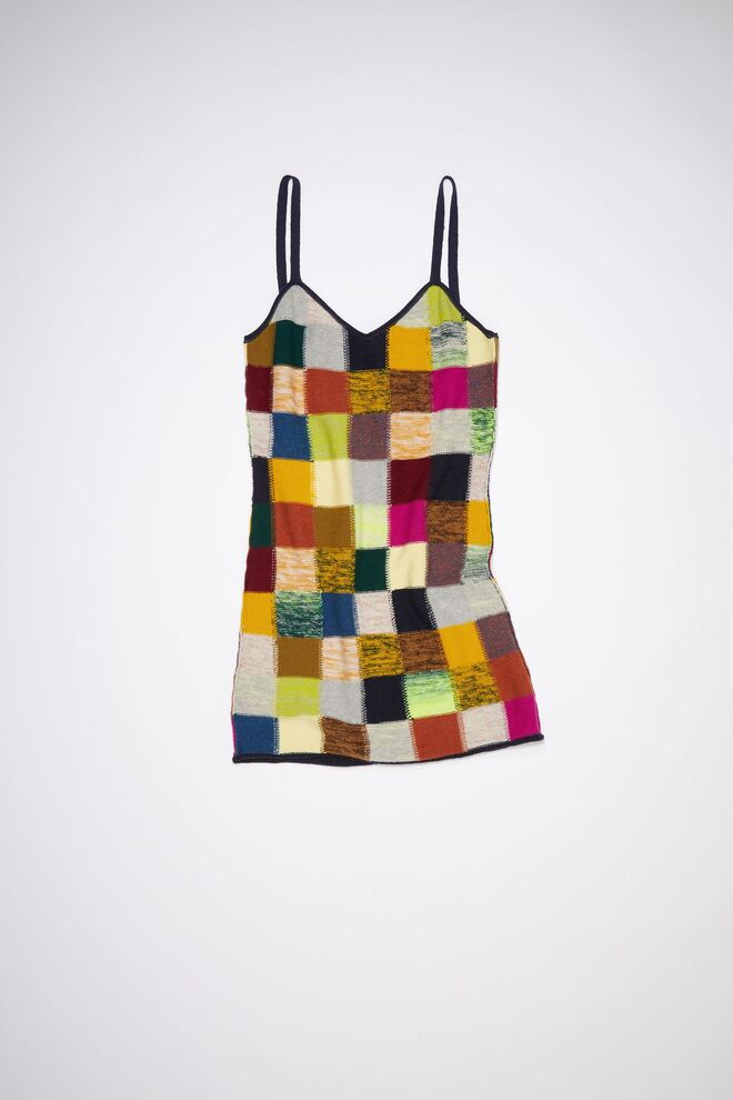 Top em malha, €450, Acne Studios