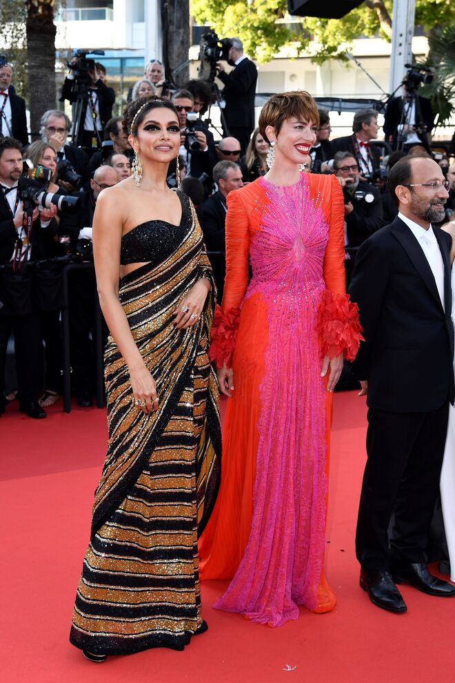 Deepika Padukone em Sabyasachi e Rebecca Hall em Gucci