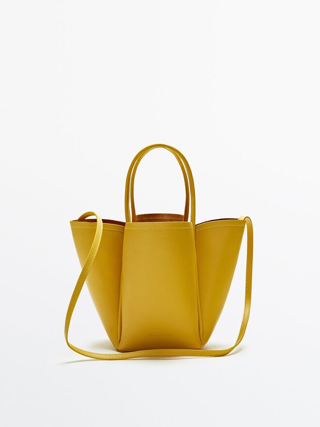 Carteira, €99,95, Massimo Dutti