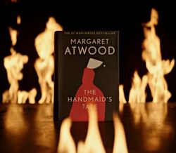 Livro de Margaret Atwood não arde e será vendido por 100 mil doláres