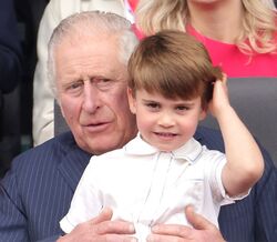 Príncipe Louis, o neto favorito do futuro rei de Inglaterra?