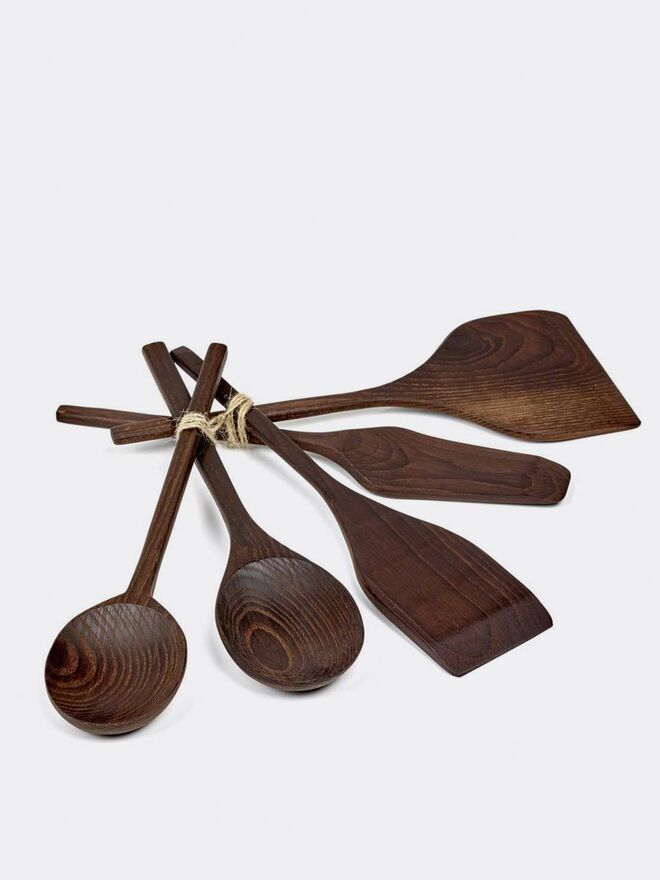 Utensílios em madeira, €46, Serax, na Pura Cal