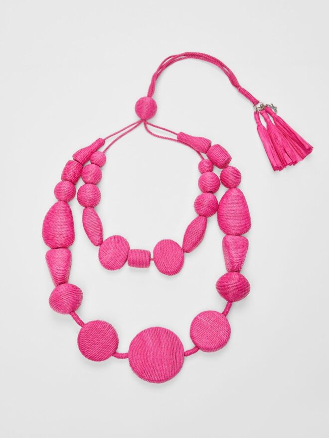 Colar, €109, Weekend by MaxMara