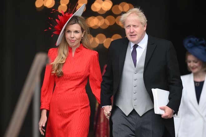 3 de junho - Primeiro Ministro Boris Johnson com a esposa Carrie Johnson chegam à Catedral de St Paul's 