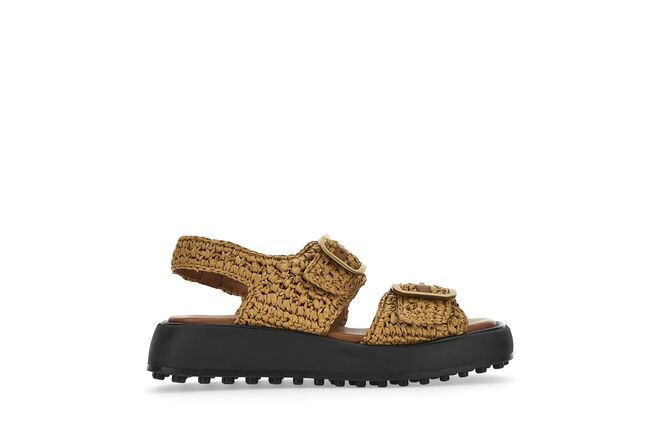 Sandálias em rafia e pele, €690, Tod’s.