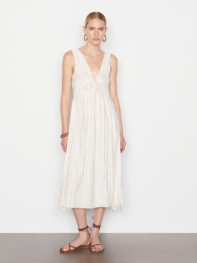 Vestido em seda, €642, Frame.