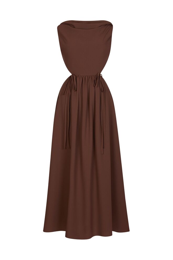 Vestido em crepe de seda, €580, Diogo Miranda.
