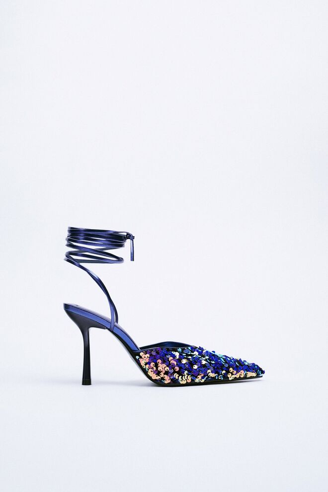 Sapatos, €49,95, Zara