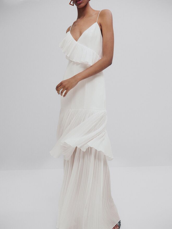 Vestido, €149, Massimo Dutti Studio