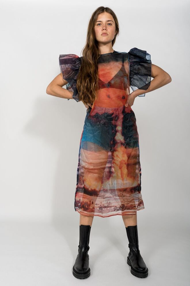 Vestido em organza, antes €630 agora €195, Marques’Almeida