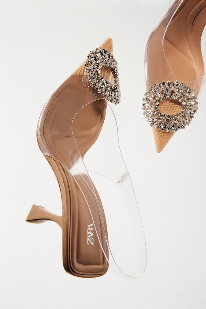 Sapatos, €49,95, Zara