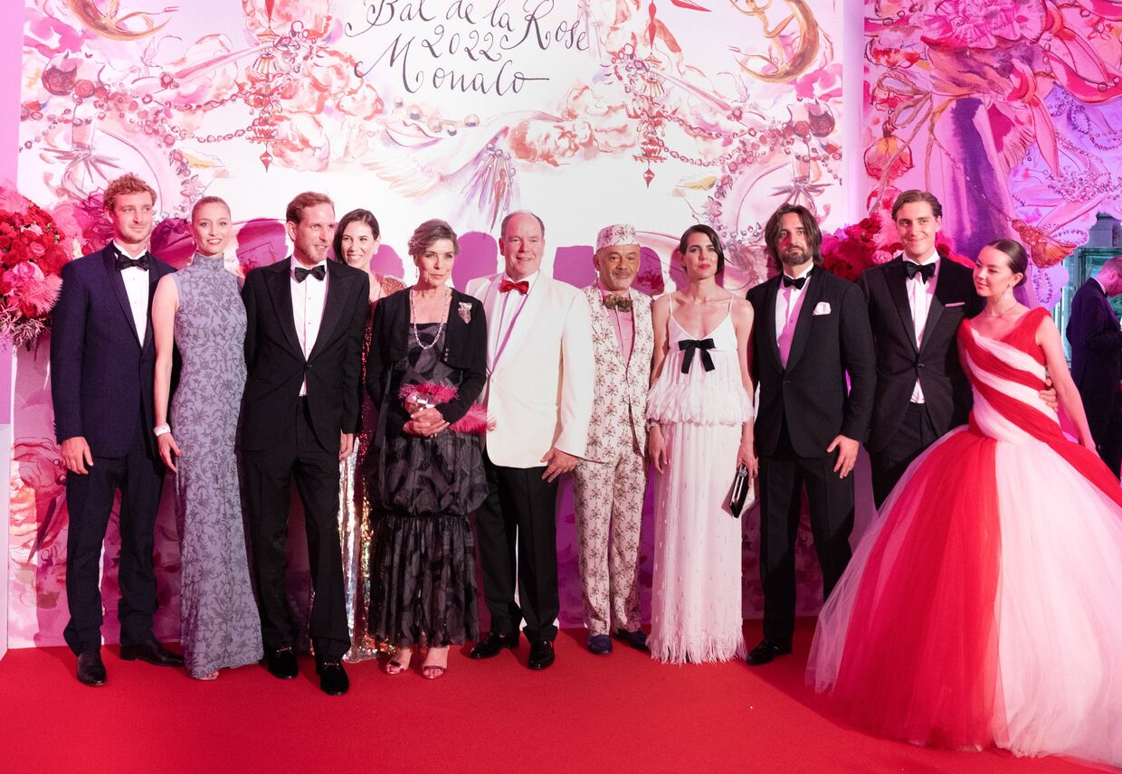 Membros da família real do Mónaco comparecem no Baile da Rosa, 2022