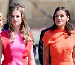 Família real espanhola. Leonor e Sofia seguem as pisadas da mãe