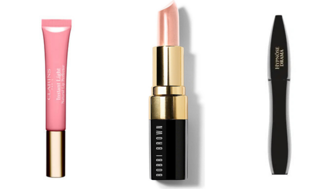 Clarins Natural Lip Perfector em Rose Shimmer / Bobbi Brown Lip Colour em Sandwash Pink / Máscara de pestanas Lancôme Hypnôse Drama em preto