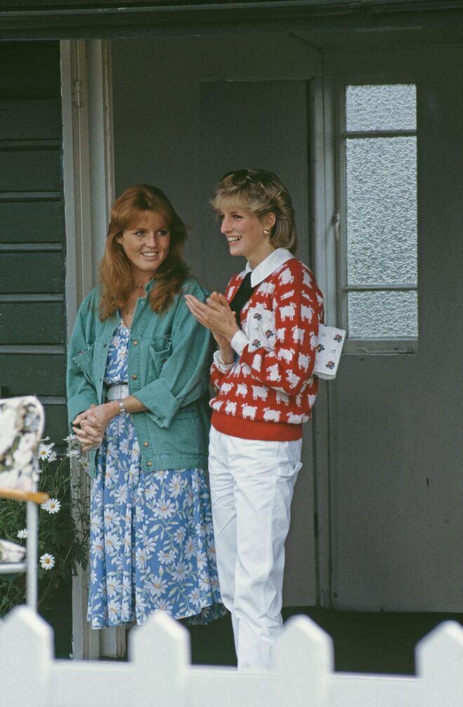 Diana, princesa de Gales e Sarah Ferguson em Windsor, 1983.