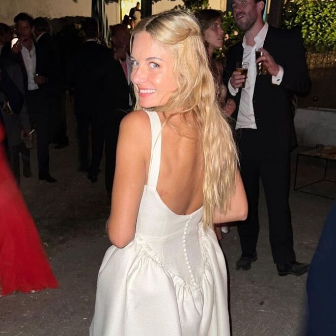 Para o copo-de-água, Mafalda Patrício escolheu um vestido curto