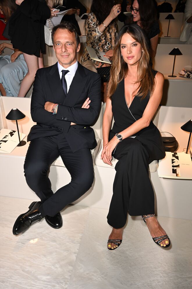 Alessandra Ambrosio e convidado no desfile Giorgio Armani Prive