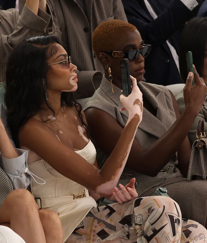 Winnie Harlow e Lashana Lynch no desfile Fendi