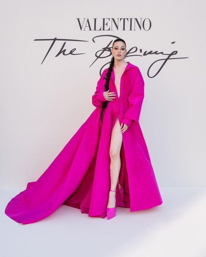 Gigi Goode no desfile Valentino