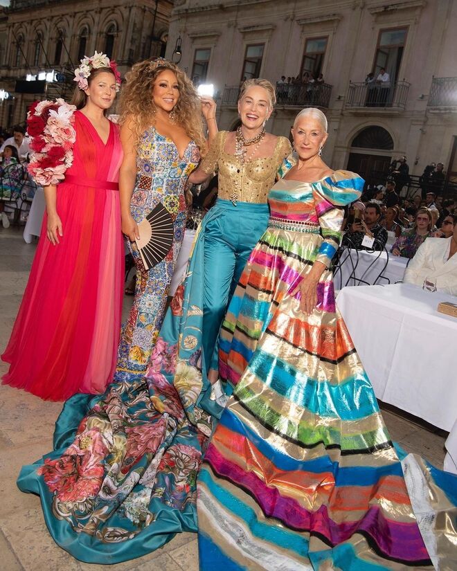 Drew Barrymore, Mariah Carrey, Sharon Stone e Helen Mirren no desfile Dolce and Gabbana