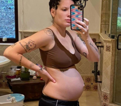 Celebridades que partilharam a realidade do corpo pós-parto