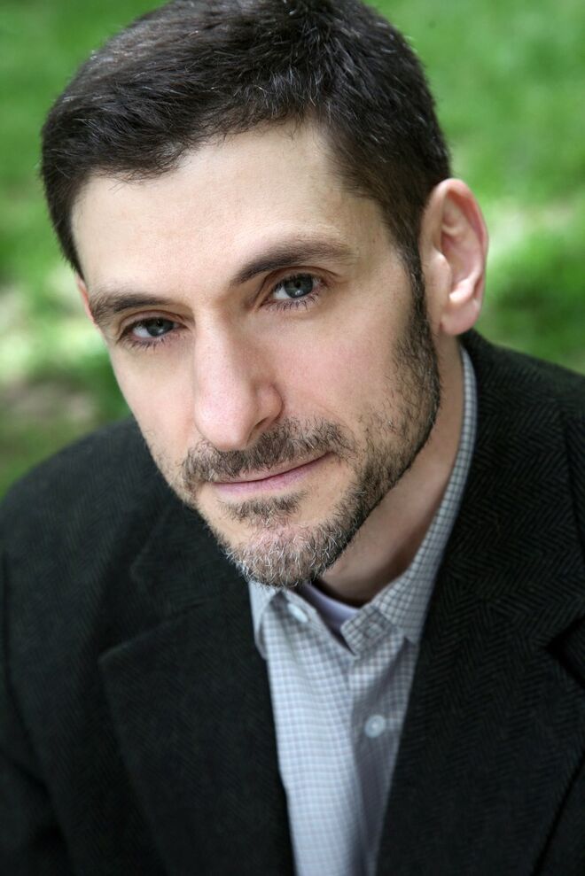 Amir Levine, psiquiatra, neurocientista e investigador principal da Universidade de Columbia.