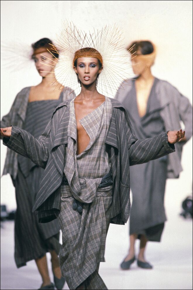 Coleção Pronto-a-Vestir Primavera/Verão 1983 de Issey Miyake, Paris