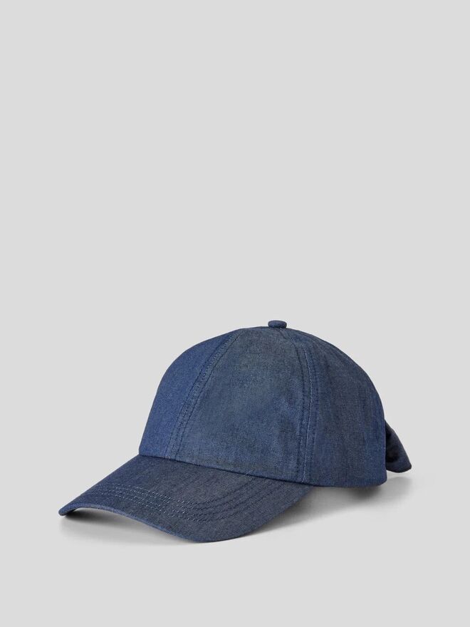 Boné, €19,95, Benetton