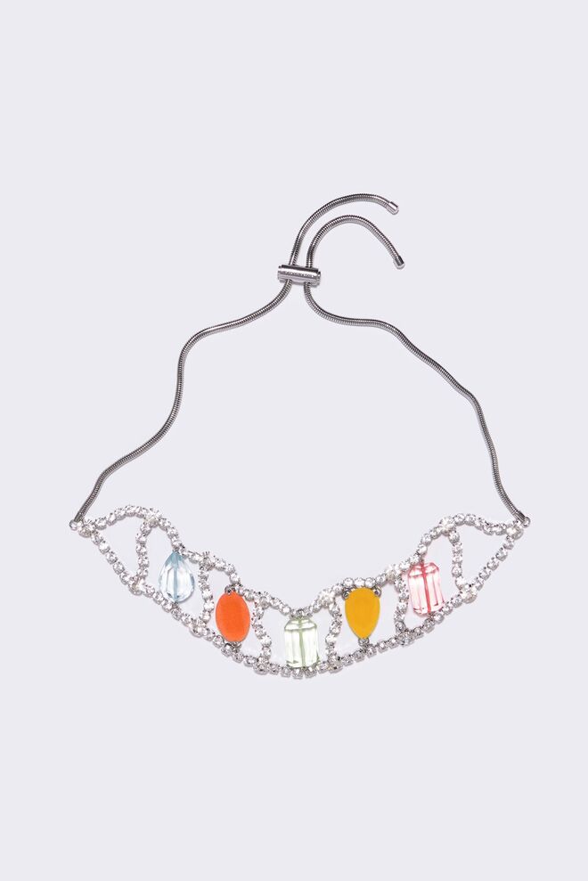 Colar em metal com cristais e resina, €185, Bimba Y Lola