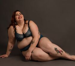 Exposição de fotografia celebra diversidade do corpo feminino