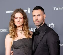 Mensagens sugestivas e traição. Tudo sobre os "casos digitais" de Adam Levine