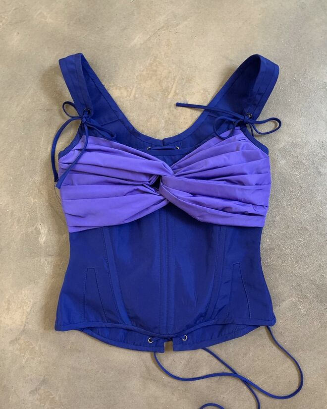 Top corpete Mermaid em seda selvagem, €280, ManéMané Studio