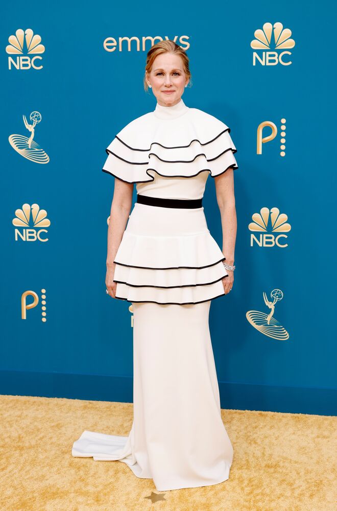 Laura Linney, em Christian Siriano
