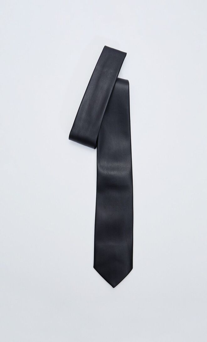 Gravata, € 9,99, Stradivarius