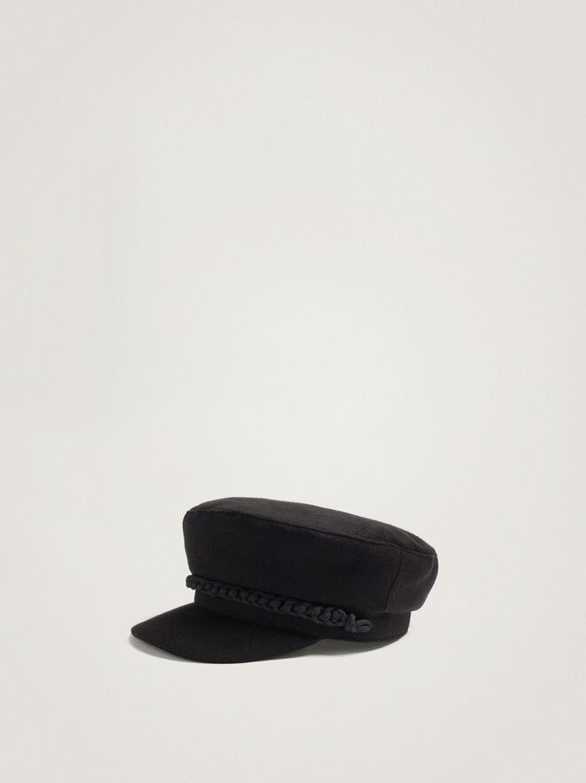 Boina, €12,99, Parfois