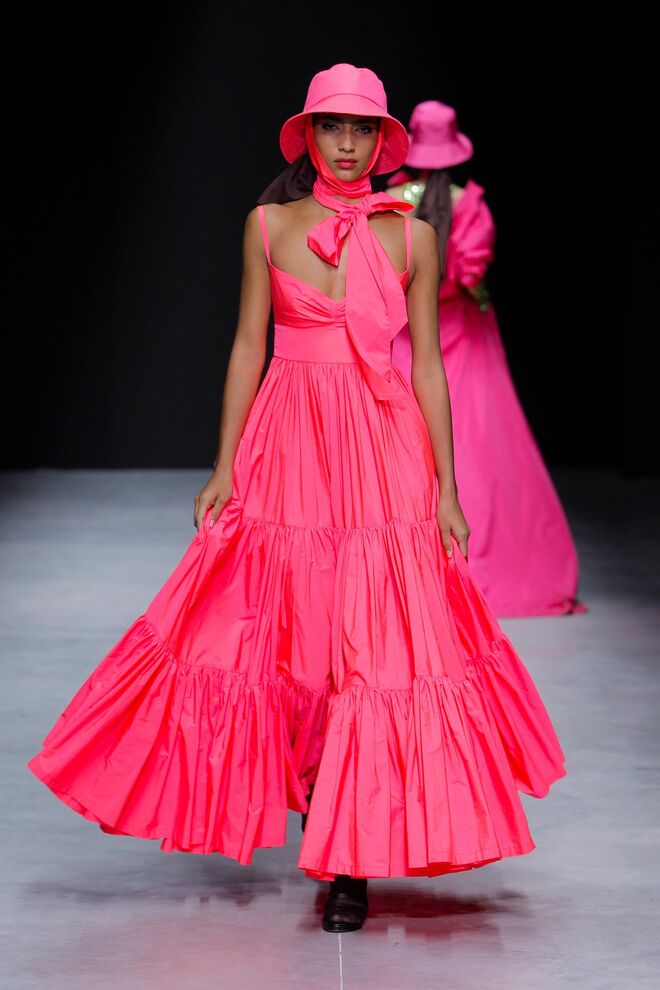 'South Garden', de Nuno Baltazar, mostrou cores luminosas e cortes muito femininos, acompanhado por uma banda sonora de sons da natureza.