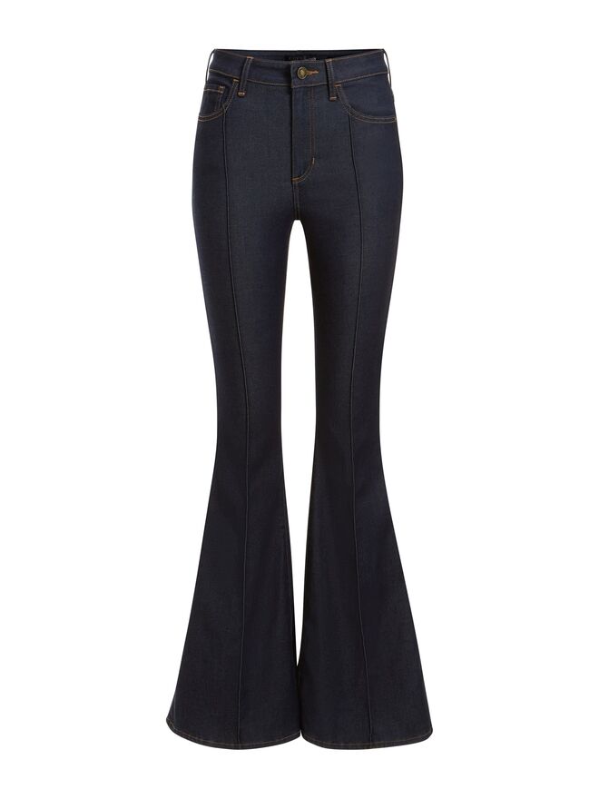 Calças em ganga, €120, Guess Jeans