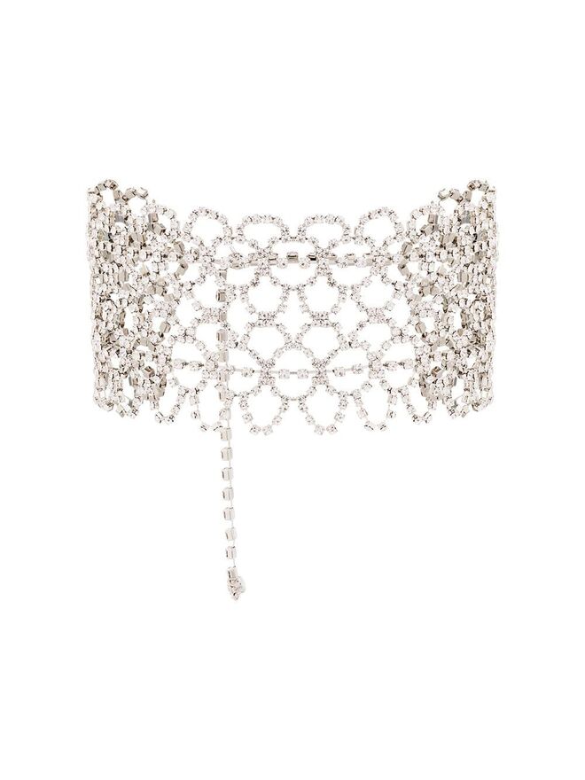 Choker em metal com cristais, €315, Kenneth Jay Lane em Farfetch.com
