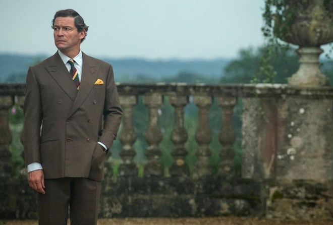 Há quem ache Dominic West bonito demais para interpretar Carlos