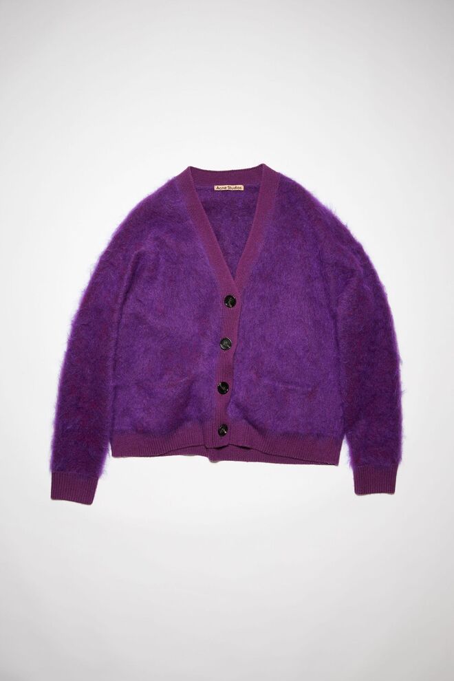 Cardigan em mohair, €470, Acne Studios